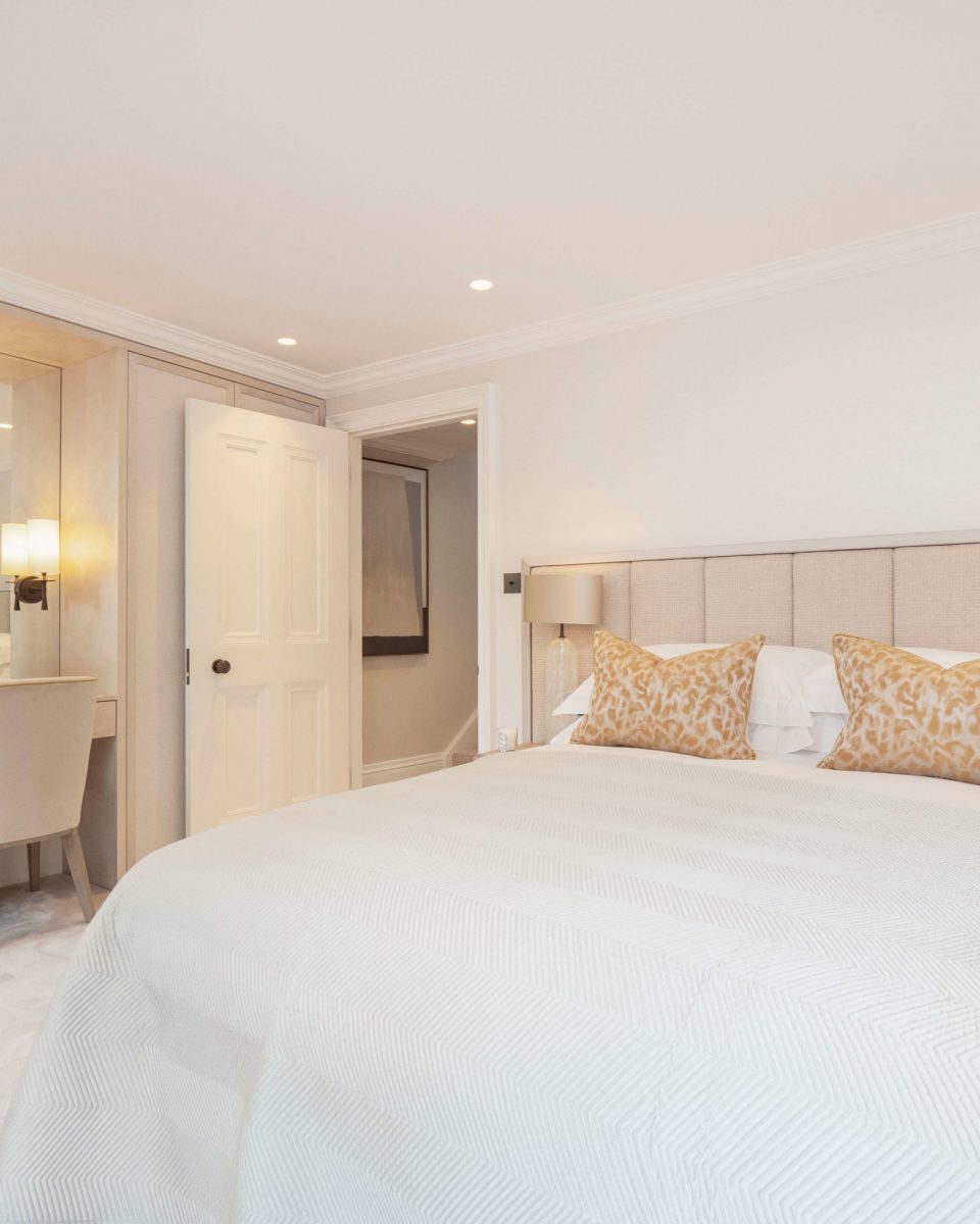 194 Ebury