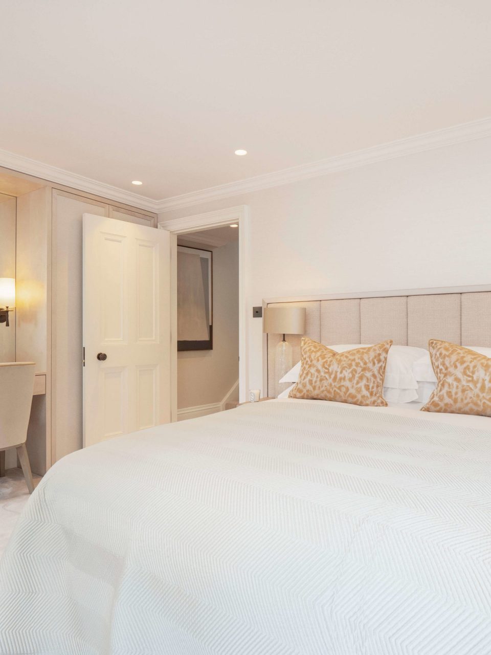 194 Ebury